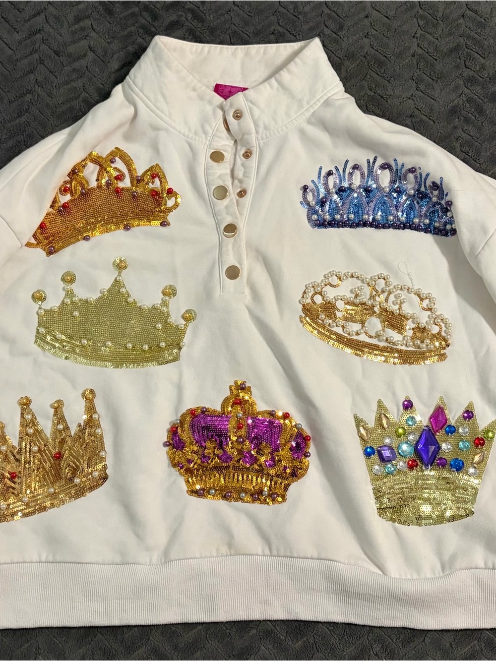 QUEEN OF SPARKLES Rare White Crowns Size Medium